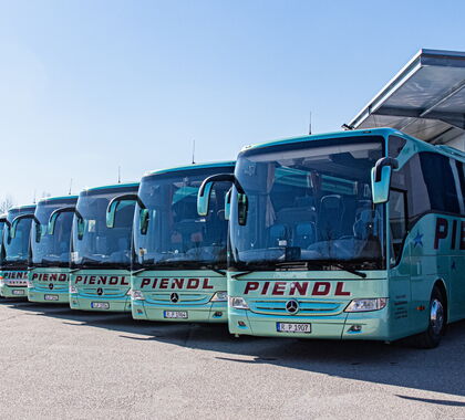 Busflotte Reisebusse der Fa. Piendl